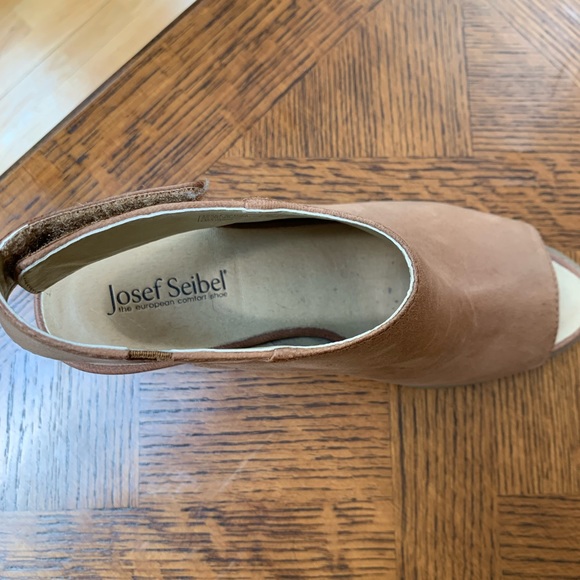 Shoes - Picture 2 of 3